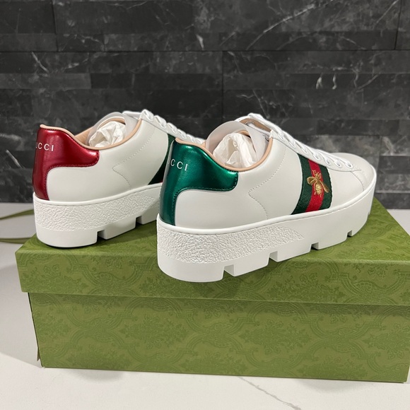 Womens Gucci lug/platform sneaker. - Picture 3 of 6